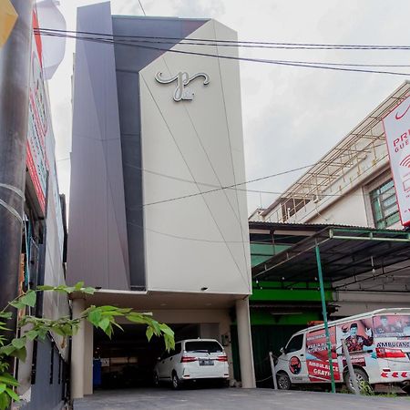 Urbanview Hotel Priority Samarinda By Reddoorz Extérieur photo